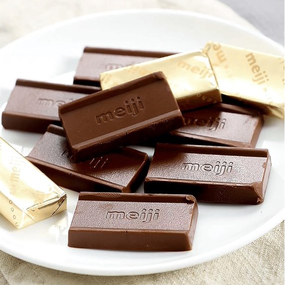 Chocolate 26 blocks mild bitter black Dagashi snack Japan Dark Chocolate,Milk Cchocolate or Hi Milk (Dark Chocolate)