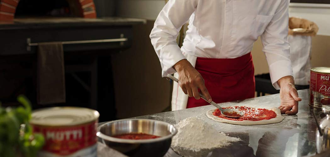 Mutti — 24.5 oz. Tomato Puree with Fresh Basil (Passata con Basilico) from Italy’s #1 Tomato Brand. Sweet and velvety for recipes calling for Pureed Tomatoes.