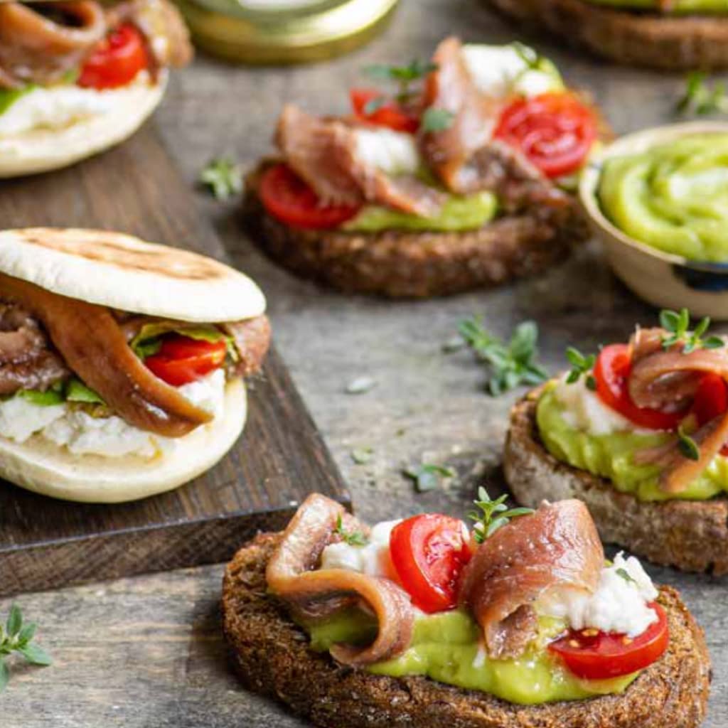 Anchovy Filets in Sunflower Oil Rizzoli, For Pizza,Pasta, Salads,Fresh Anchovies from Italy, Handy Bucket. Net Wt. : 14.82 oz / 420 g By Tita Italian