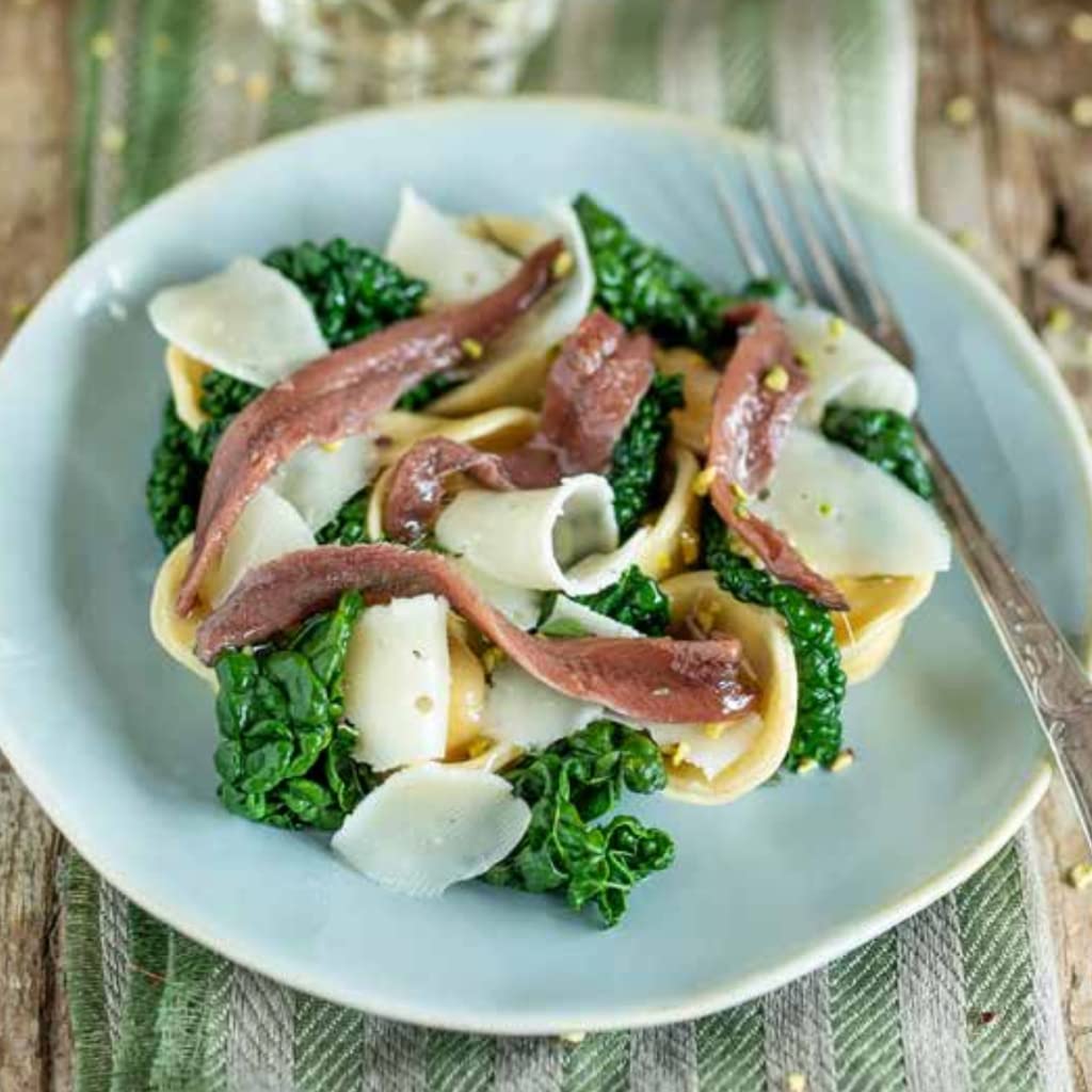 Anchovy Filets in Sunflower Oil Rizzoli, For Pizza,Pasta, Salads,Fresh Anchovies from Italy, Handy Bucket. Net Wt. : 14.82 oz / 420 g By Tita Italian