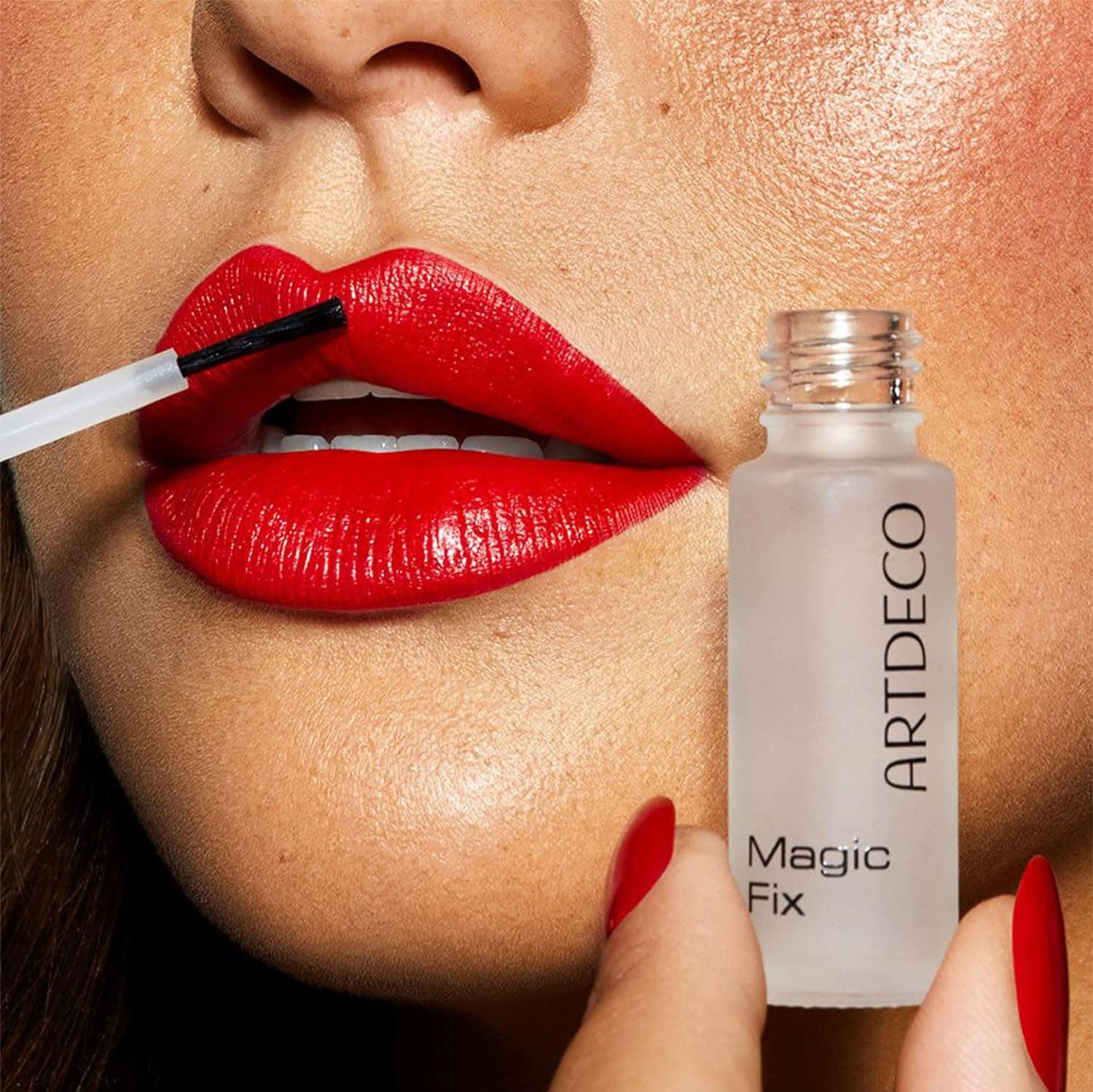 ARTDECO MAGIC FIX – lipstick sealer for kiss-proof lips - long-lasting & waterproof - lip care & lip moisturizer - lip gloss with floral scent & woody notes - lip makeup - lip care - 0.16 Fl Oz