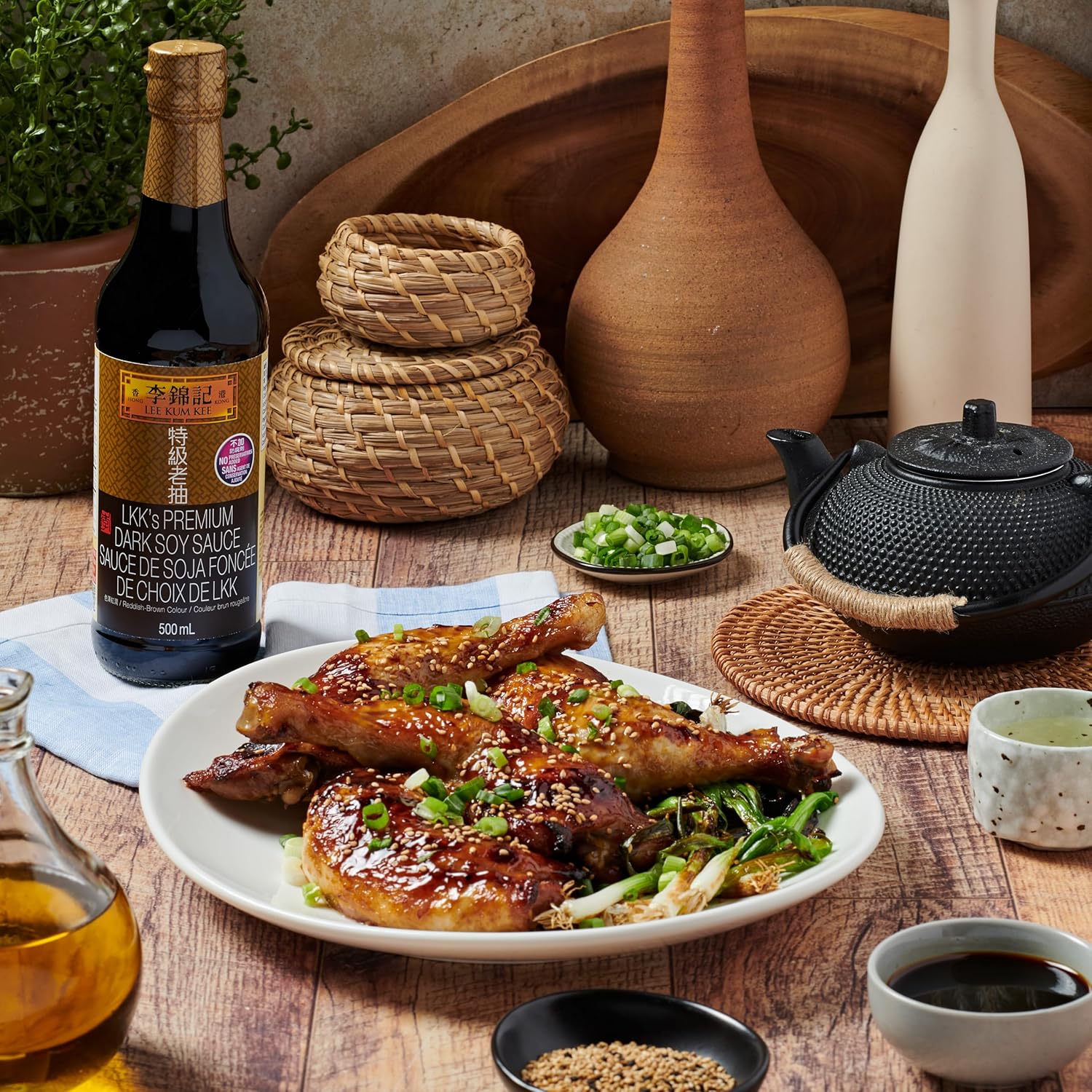 Lee Kum Kee Premium Dark Soy Sauce (16.9 oz - 1 Pack), Full-Bodied Naturally Brewed Soy Sauce, Non GMO Soybeans, Vegan, No MSG, Best for Adding Natural Colors to Stews, Gravies, Braised Dishes & Stir-Fried Noodles