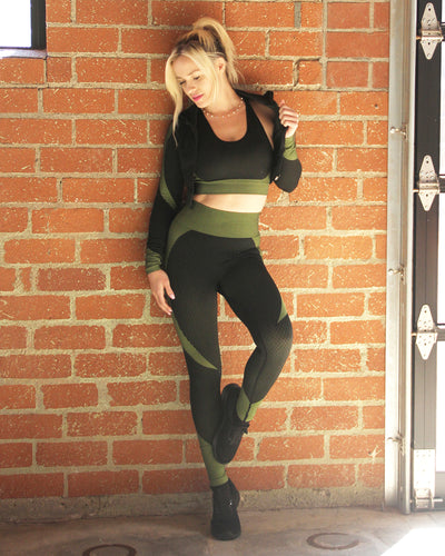 Trois Seamless Sports Bra - Black with Green